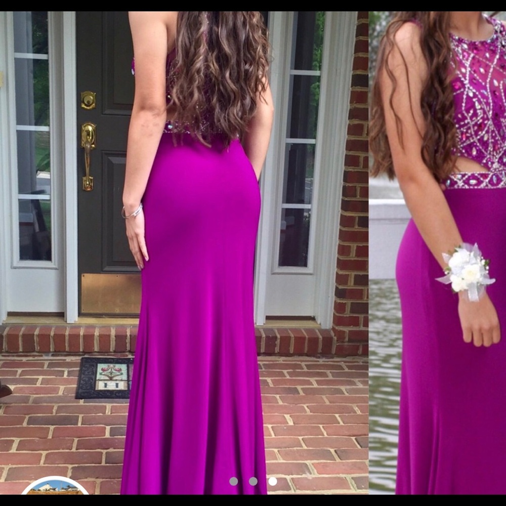 Prom dress, magenta, size medium, great condition!